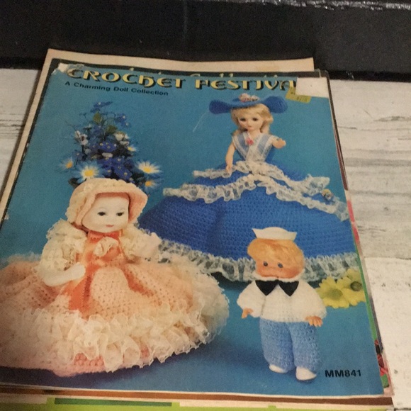 Vintage crochet, cross stitch, needlepoint, and quilting booklets ‘70’s and 80’s - Picture 10 of 16